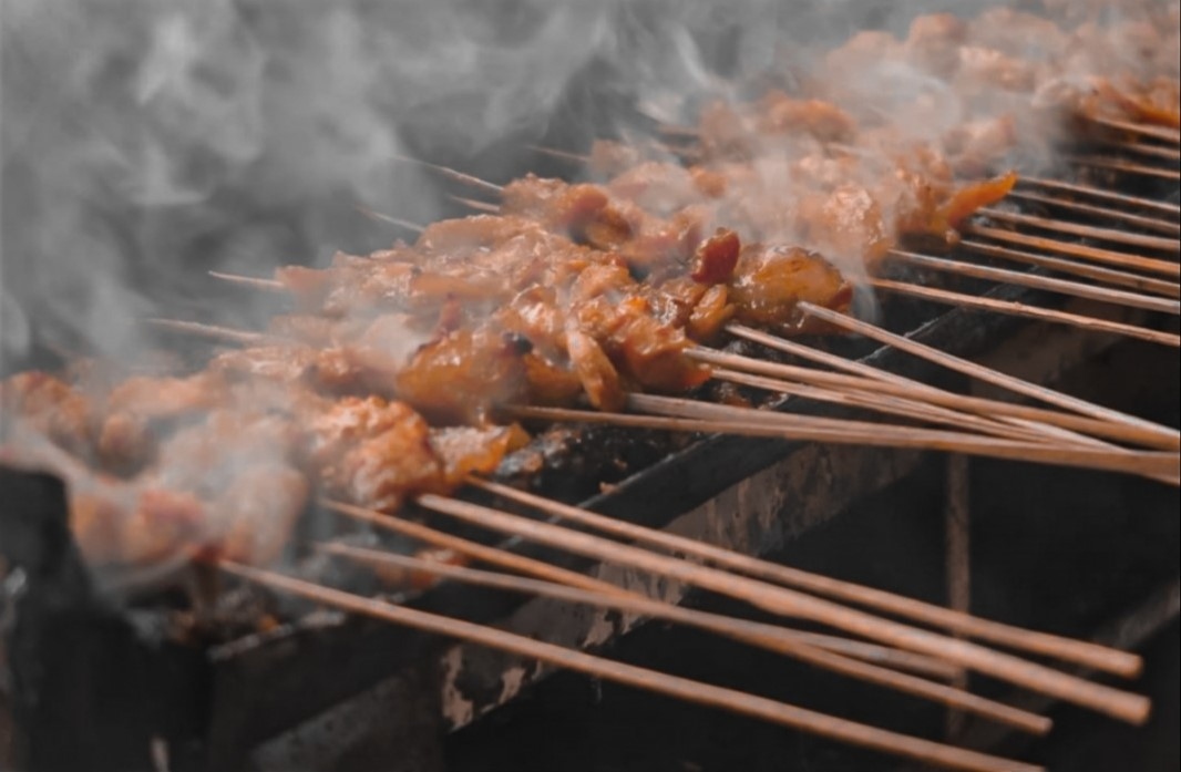 Sate Ayam Ambal: Legenda Rasa di Setiap Tusuk di Cilacap
